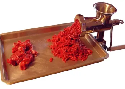 Er det nødvendigt at bruge en kødhakker, hvis jeg har en foodprocessor?